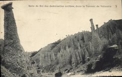 CPA Salle de Bal des demoiselles coiffees dans le Torrent de Valauria 