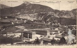 CPA Briancon Les Casernes de Ste Catherine et Vue generale de Briancon et de ses Forts 