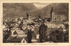 CPA Embrun Vue generale Au fond Vallee de Crevoux Parpaillon 