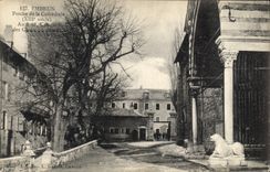 CPA Embrun Porche de la Cathedrale 