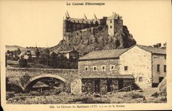 CPA Le Cantal Pittoresque Le Chateau du Saillans XVI S vu de la Riviere 