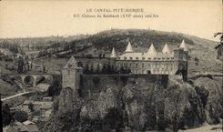 CPA Le Cantal Pittoresque Chateau du Saillant XVI siecle cote Est 