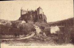 CPA Le chateau du Saillant pres Saint Flour Cantal Facade Sud XVI siecle 