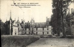 CPA Chateau de Meillant pres Saint Amand Montrond Cher Cour d'Honneur 