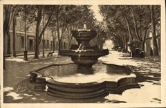 CPA La Douce France Aix en Provence B du R Fontaine des 9 Canons Le Cours Mirabeau 