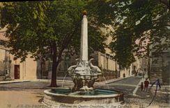 CPA Aix en Provence Fontaine des Quatre Dauphins Rue Cardinale 
