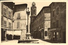 CPA La Douce France Aix en Provence B du R Place des Augustins Rue Esperiat 