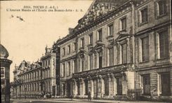 CPA Tours L'Ancien Musee et l'Ecole des Beaux Arts 