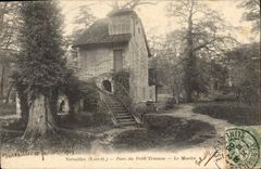 CPA Versailles S et O Parc du Petit Trianon Le Moulin 