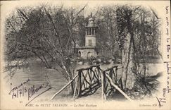 CPA Parc du Petit Trianon Le Pont Rustique 