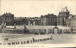 CPA Versailles Le Chaeteau et la Grille d'honneur 