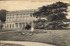 CPA Vernon Chateau de Bizy Facade a l'est 