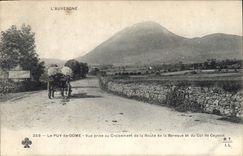 CPA L'Auvergne Le Puy de Dome Vue prise au Croisement de la Route de la Baraque et du Col de Ceyssat
