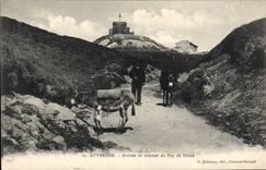 CPA Auvergne Arrivee au sommet du Puy de Dome Ane Mule