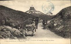 CPA Auvergne L'arrivee au sommet du Puy de Dome Ane Mule