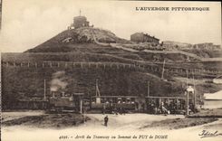 CPA Arret du Tramway au Sommet du Puy de Dome Train