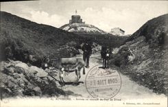 CPA Auvergne Arrivee au sommet du Puy de Dome Ane Mule