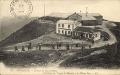 CPA Auvergne Sommet du Puy de Dome L'Auberge du Temple de Mercure et les Domes Sud 