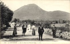 CPA L'Auvergne Sur la Route du Puy de Dome 