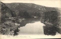 CPA Nimes Le Gardon au Pont du Gard 