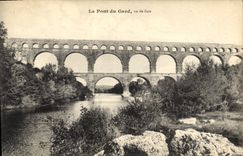 CPA Le Pont du Gard vu de face 