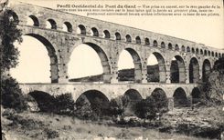 CPA Profil Occidentale du Pont du Gard Vue prise en amont 