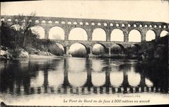 CPA Le Pont du Gard vu de face 