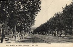 CPA Nimes L'Avenue Feucheres 