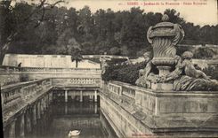 CPA Nimes Jardins de la Fontaine Bains Romains 