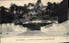 CPA Nimes Jardin de la Fontaine Grand Escalier 