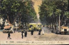 CPA Nimes Le Boulevard Feucheres Tramway