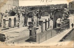 CPA Nimes Interieur de la Porte d'Auguste 