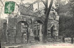 CPA Nimes Le Temple de Diane 