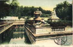 CPA Nimes les Bassins Romains et la statue de la Fontaine 