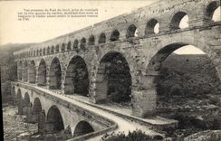 CPA Vue Orientale du Pont du Gard Prise du Couchant sur la Rive Gauche du Gardou 