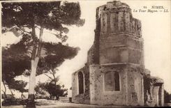 CPA Nimes la Tour Magne 