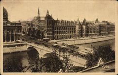 CPA Paris En Flanant le Palais de Justice et le Pont au Change 