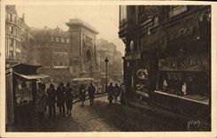 CPA Paris en Flanant la Porte Saint Denis vue de la Rue de la Lune 