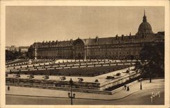 CPA Paris en Flanant Facade et jardin de l'hotel des Invalides XVII S 