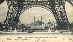 CPA Paris Le Trocadero vue prise sous la Tour Eiffel 