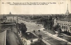 CPA Paris Panorama pris vers le Pont Alexandre III les Invalides et la Tour Eiffel 