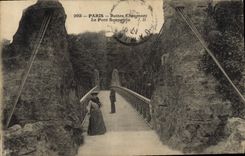 CPA Paris Buttes Chaumont Le Pont Suspendu 