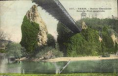 CPA Paris Buttes Chaumont Sous le Pont suspendu 