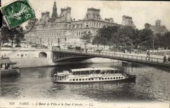 CPA Paris L'Hotel de Ville et la Pont d'Arcole Bateau