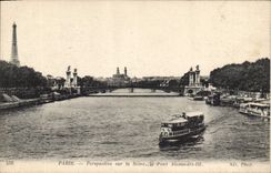 CPA Paris perspective sur la Seine le Pont Alexandre III Bateau Tour Eiffel