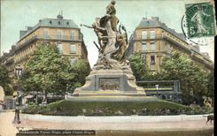 CPA Paris Monument de Victor Hugo Place Victor Hugo 