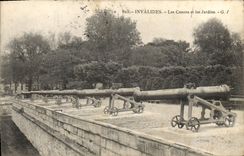 CPA Invalides les Canons et les Jardins 
