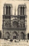 CPA Paris la Facade de Notre Dame Edifiee dans le premier Quart du XII siecle achevee vers 1240 
