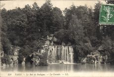 CPA Paris Le Bois de Boulogne La Cascade 
