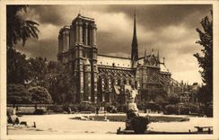 CPA Paris Notre Dame vue du Square Rene 